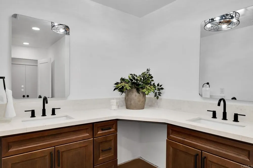 3131 Summit Drive Escondido, CA 92025