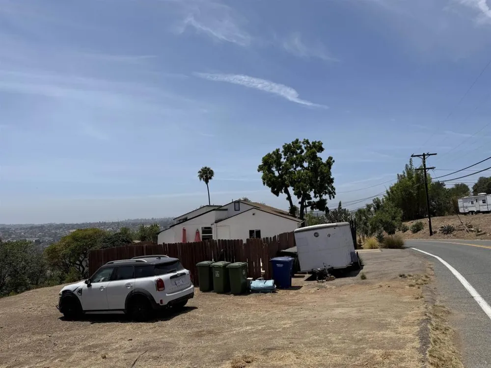 2610 Helix St. Spring Valley, CA 91977