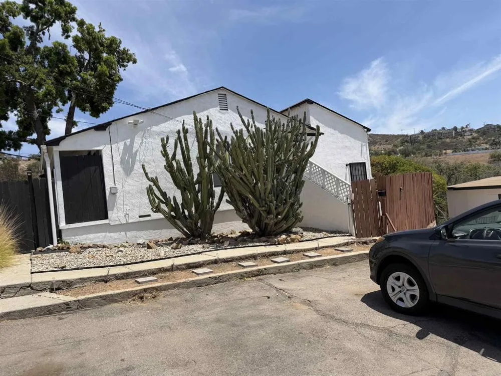 2610 Helix St. Spring Valley, CA 91977