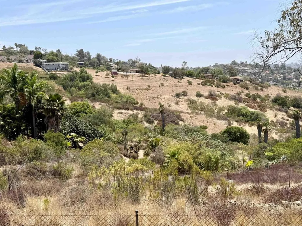 2610 Helix St. Spring Valley, CA 91977
