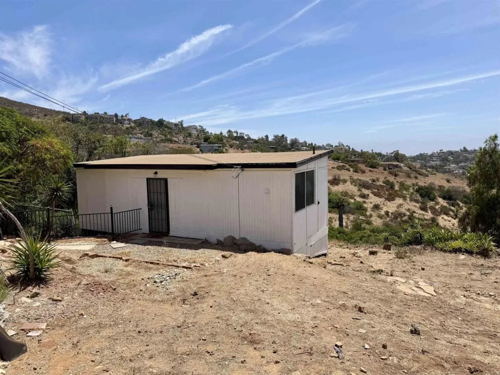 2610 Helix St. Spring Valley, CA 91977