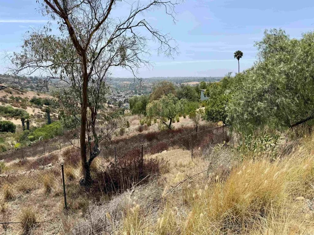 2610 Helix St. Spring Valley, CA 91977