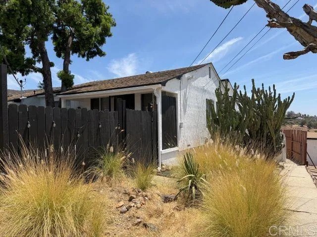 2610 Helix St. Spring Valley, CA 91977