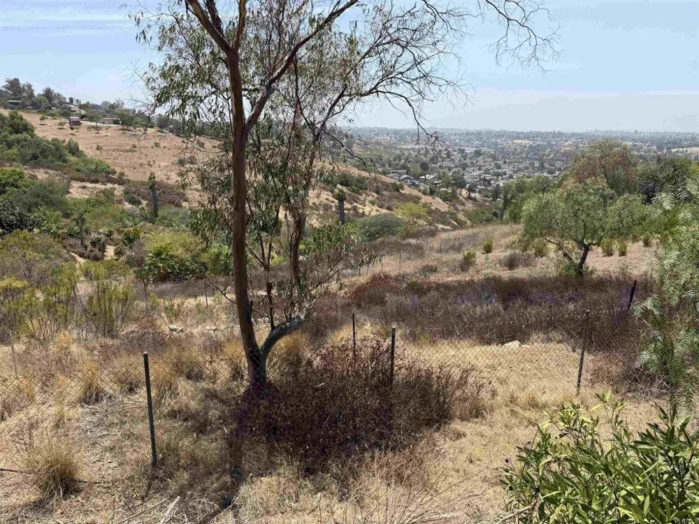 2610 Helix St. Spring Valley, CA 91977