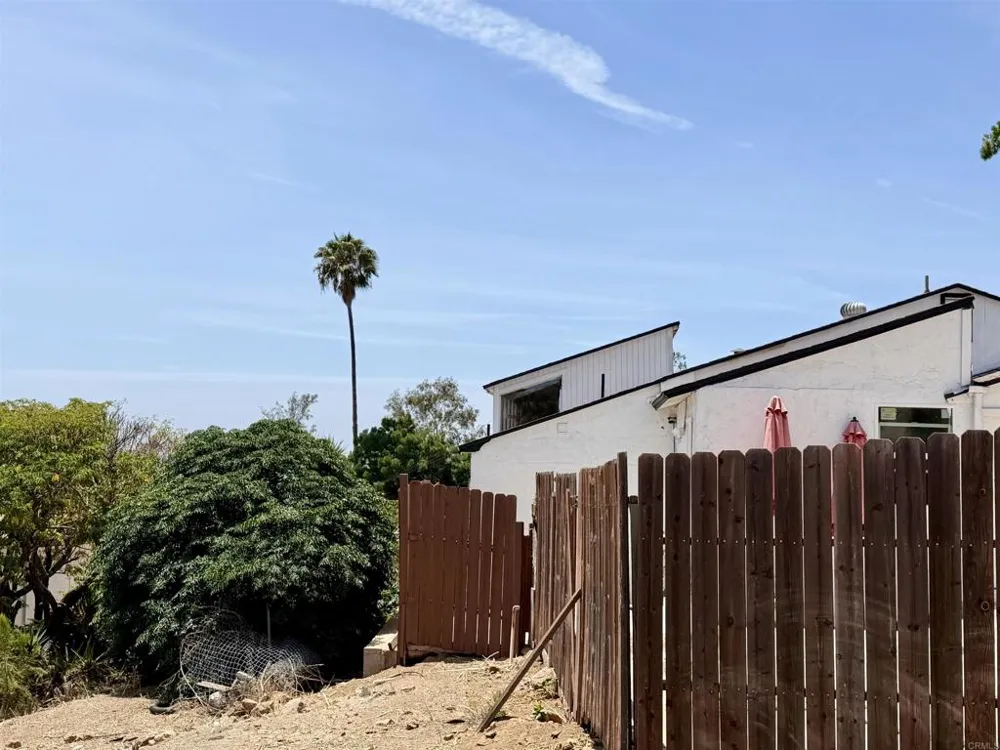 2610 Helix St. Spring Valley, CA 91977