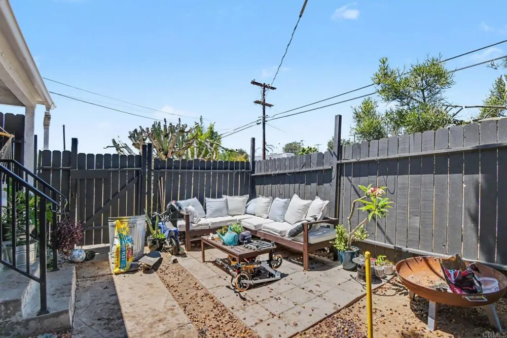 2610 Helix St. Spring Valley, CA 91977