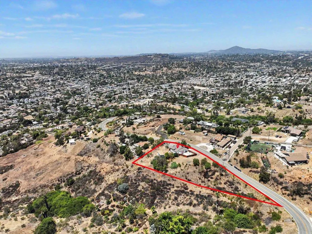 2610 Helix St. Spring Valley, CA 91977