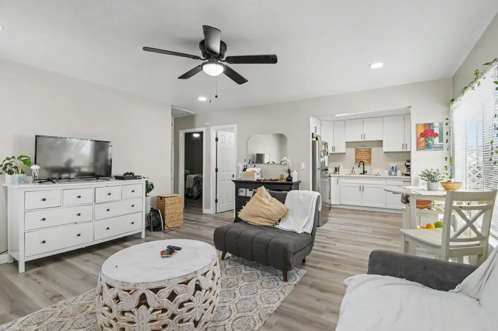 2610 Helix St. Spring Valley, CA 91977