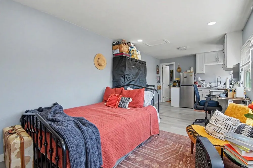 2610 Helix St. Spring Valley, CA 91977