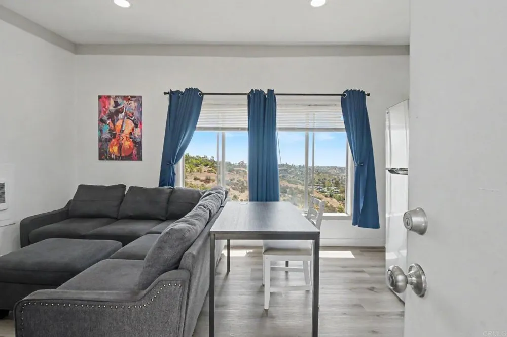 2610 Helix St. Spring Valley, CA 91977