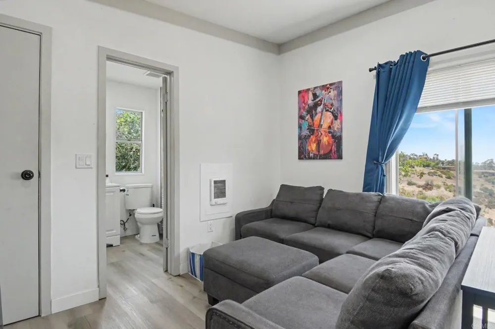 2610 Helix St. Spring Valley, CA 91977