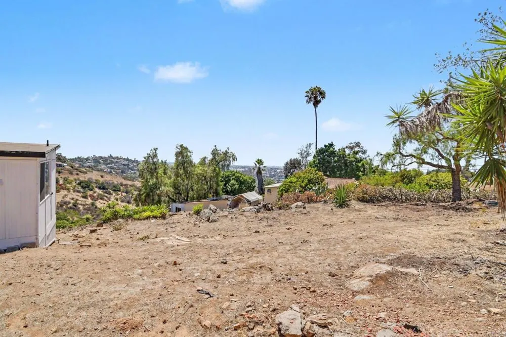 2610 Helix St. Spring Valley, CA 91977