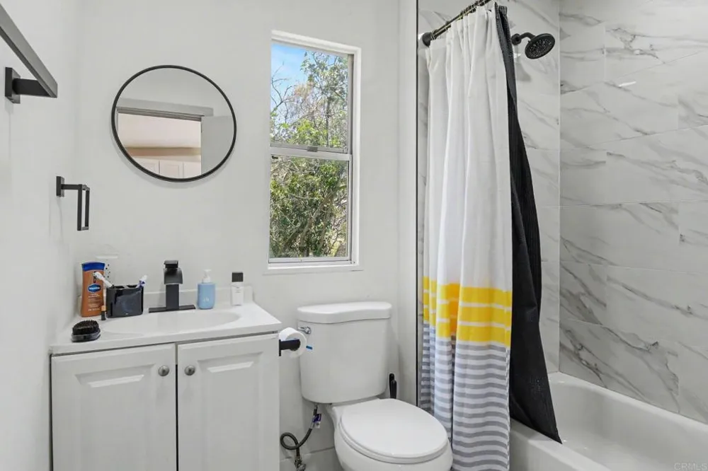 2610 Helix St. Spring Valley, CA 91977