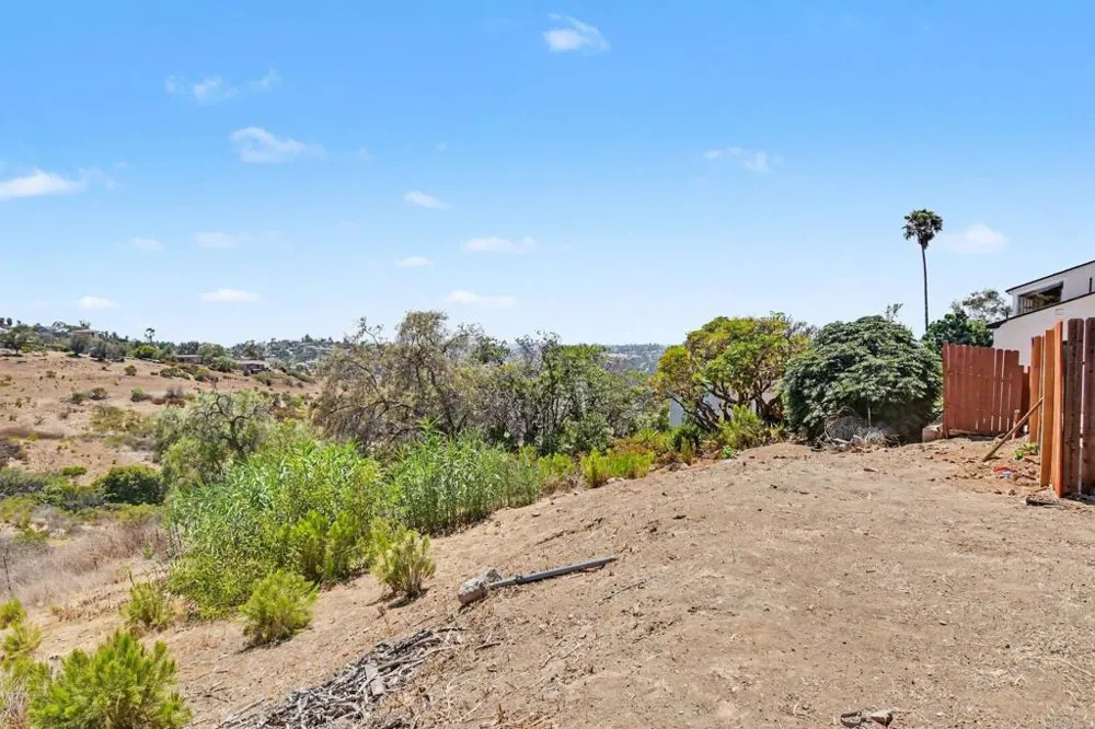 2610 Helix St. Spring Valley, CA 91977