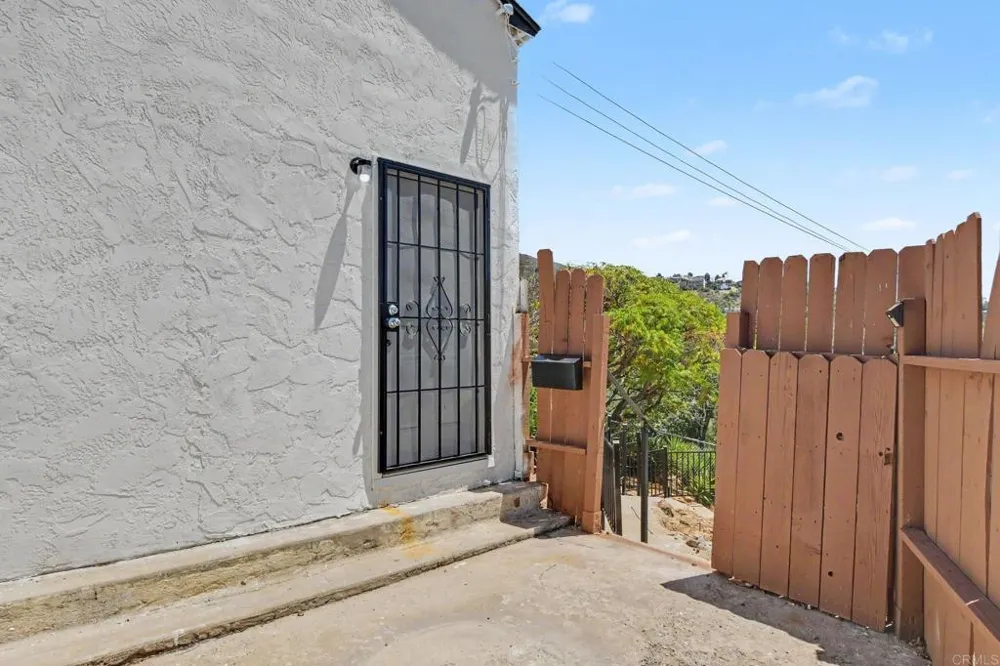 2610 Helix St. Spring Valley, CA 91977