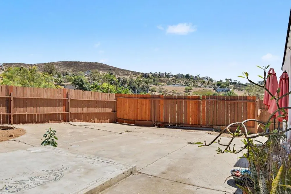 2610 Helix St. Spring Valley, CA 91977