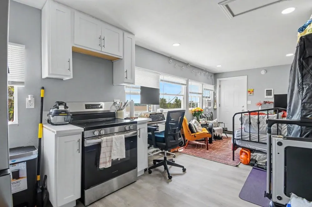 2610 Helix St. Spring Valley, CA 91977