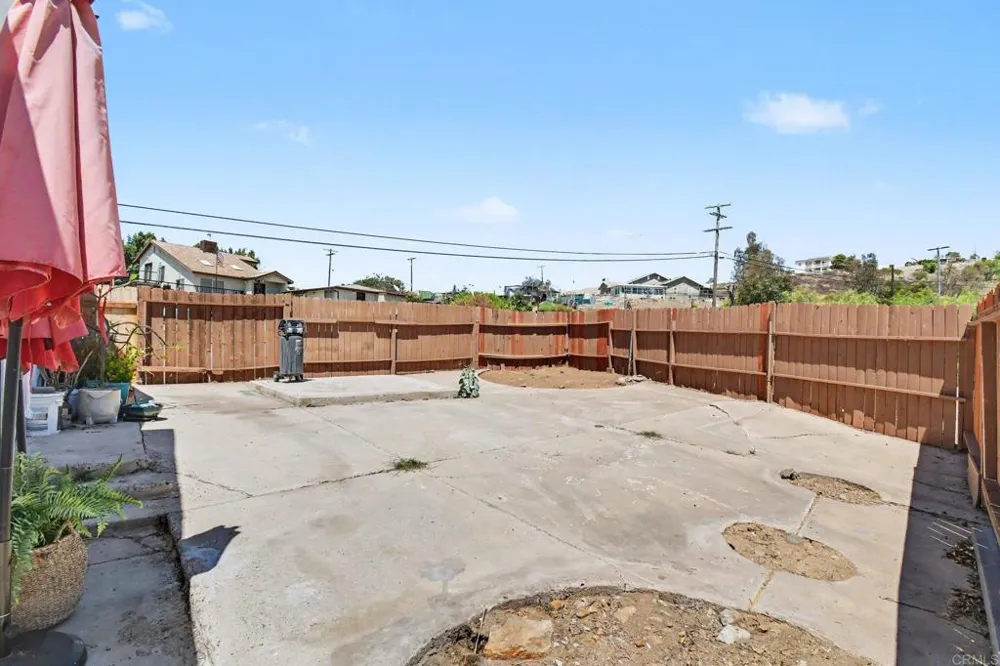 2610 Helix St. Spring Valley, CA 91977