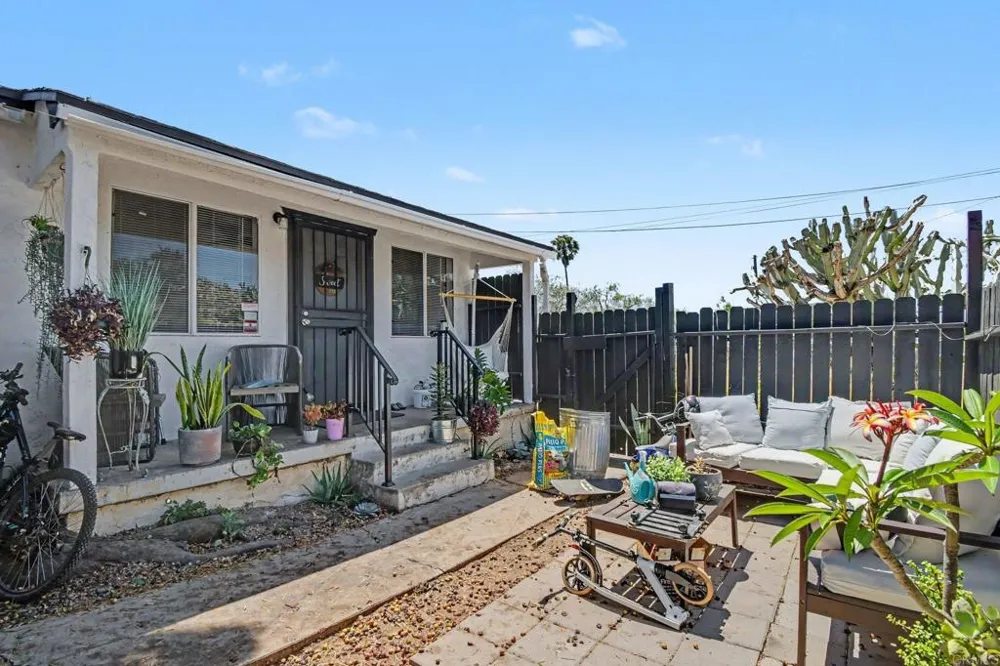 2610 Helix St. Spring Valley, CA 91977