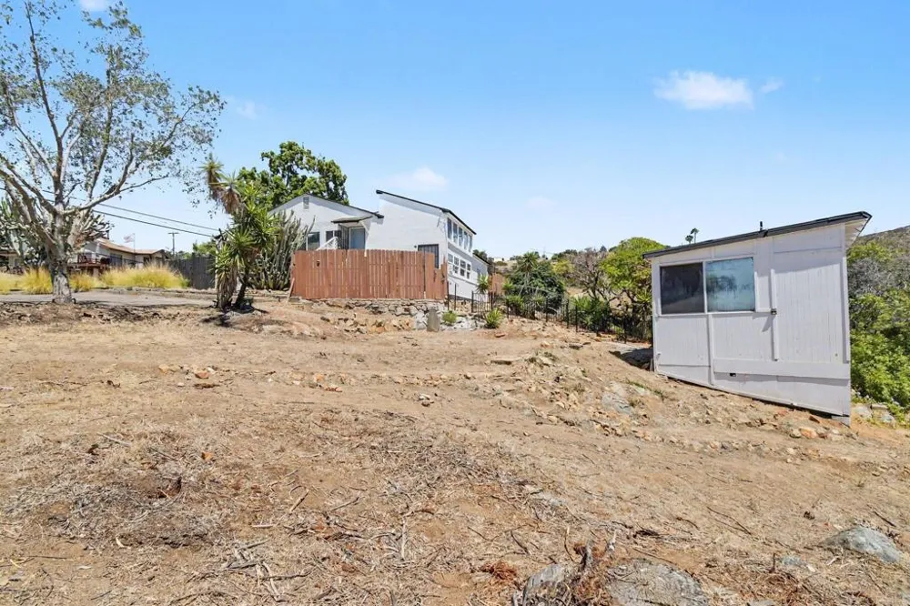 2610 Helix St. Spring Valley, CA 91977