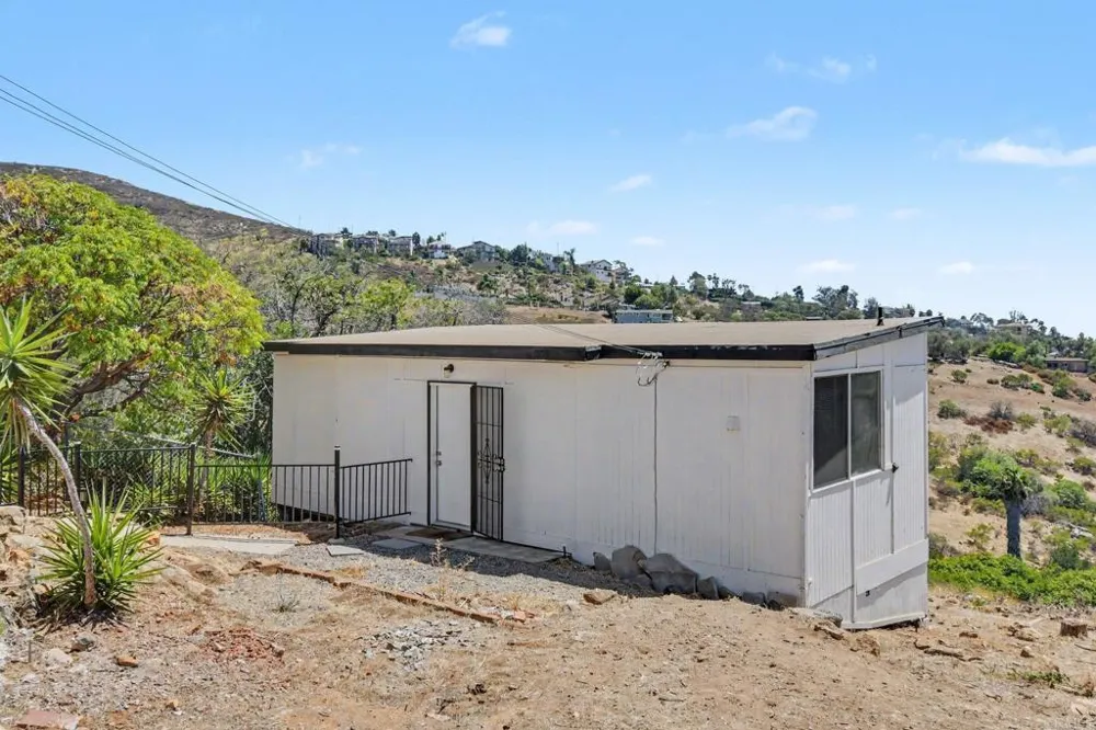 2610 Helix St. Spring Valley, CA 91977