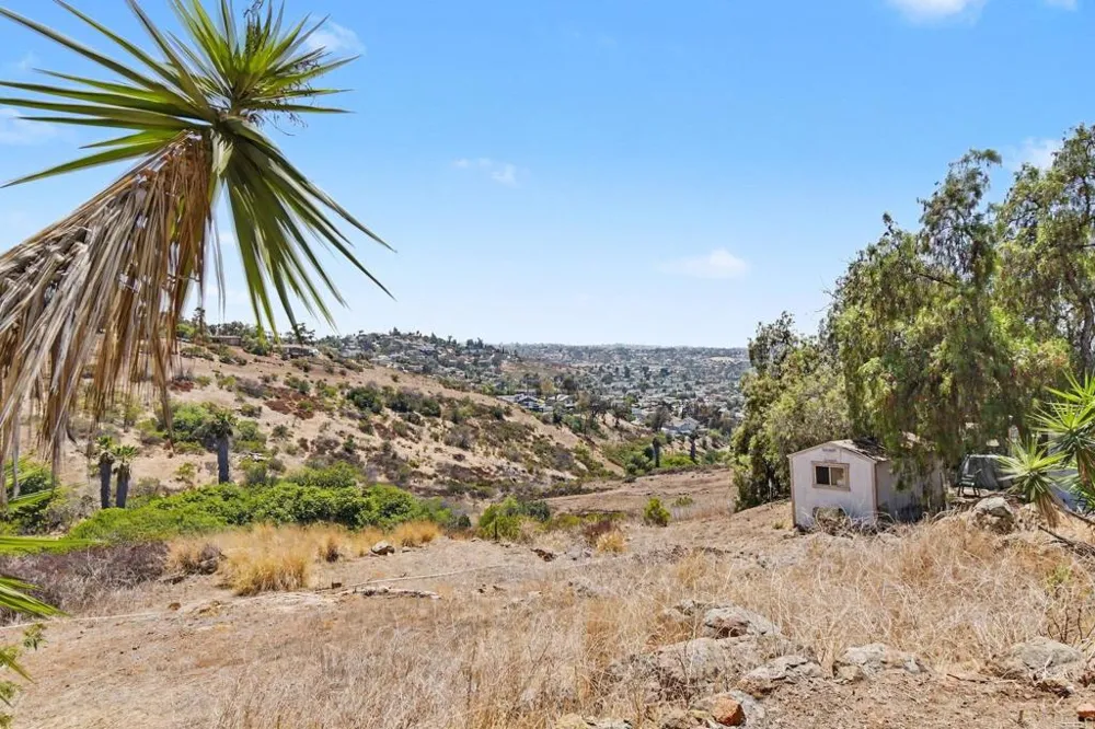 2610 Helix St. Spring Valley, CA 91977