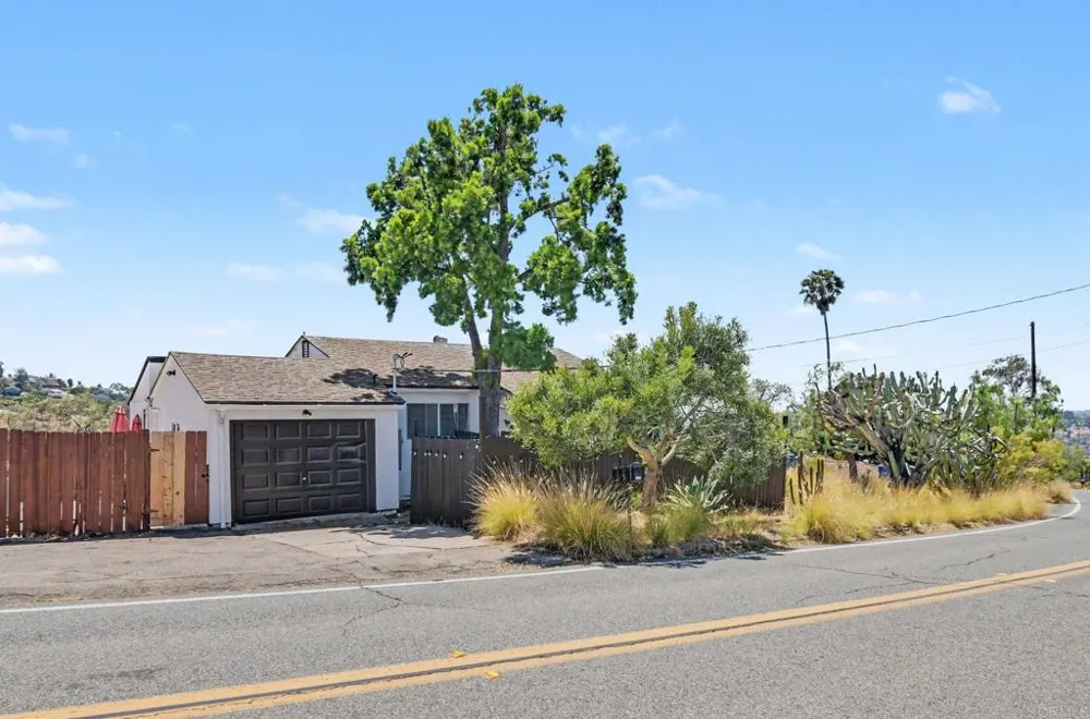 2610 Helix St. Spring Valley, CA 91977