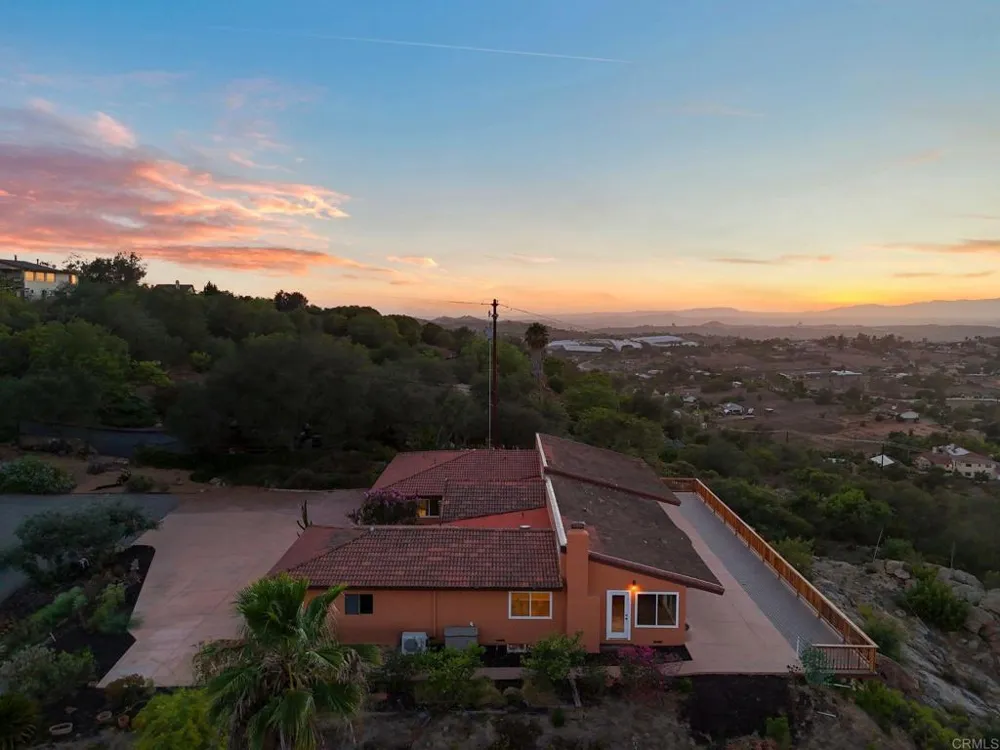 30603 Roadrunner Valley Center, CA 92082
