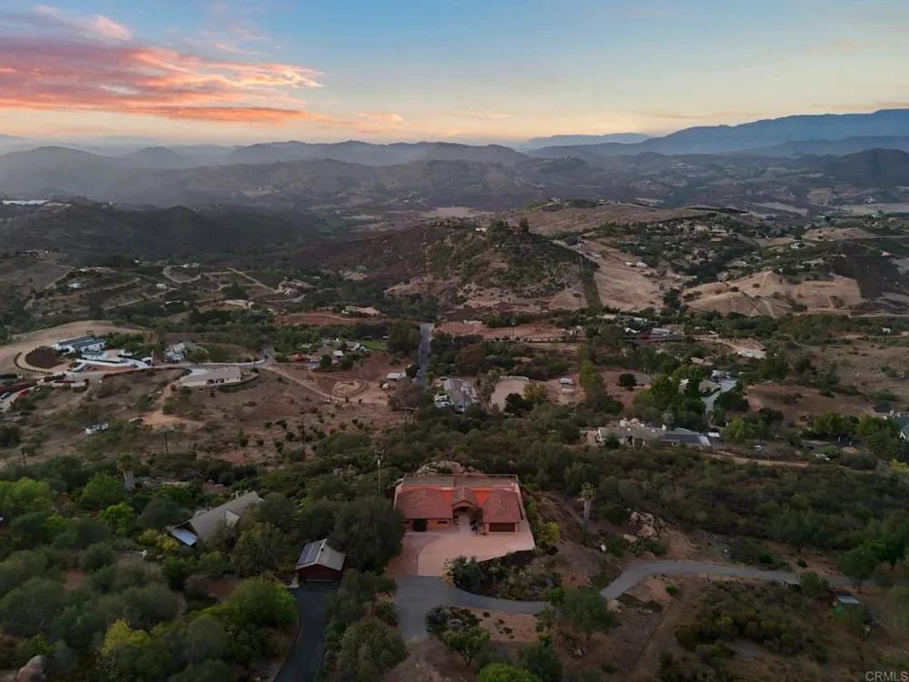 30603 Roadrunner Valley Center, CA 92082