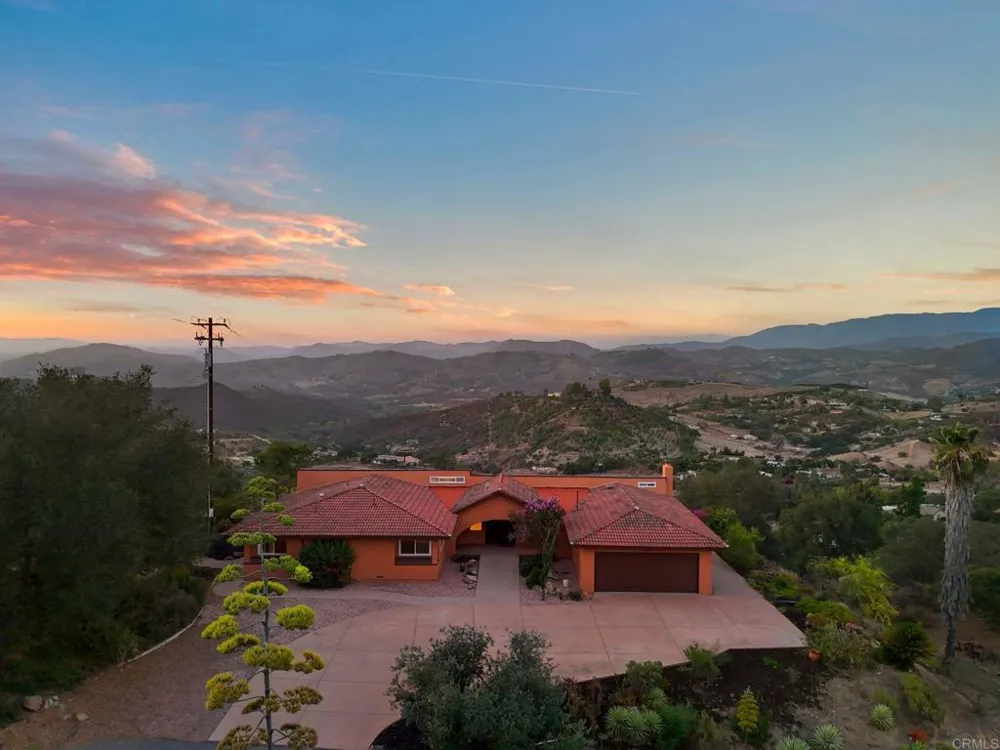 30603 Roadrunner Valley Center, CA 92082