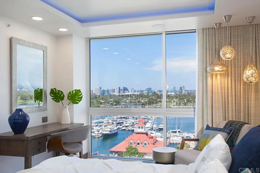 1710 Avenida del Mundo #807 Coronado, CA 92118