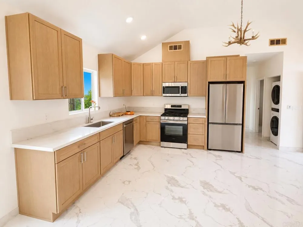 8327 Winter Gardens Lakeside, CA 92040