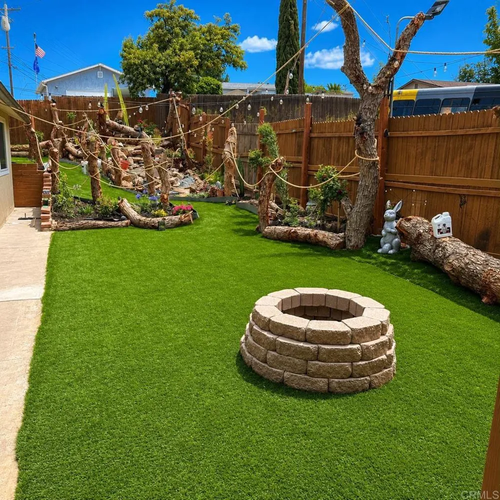 8327 Winter Gardens Lakeside, CA 92040