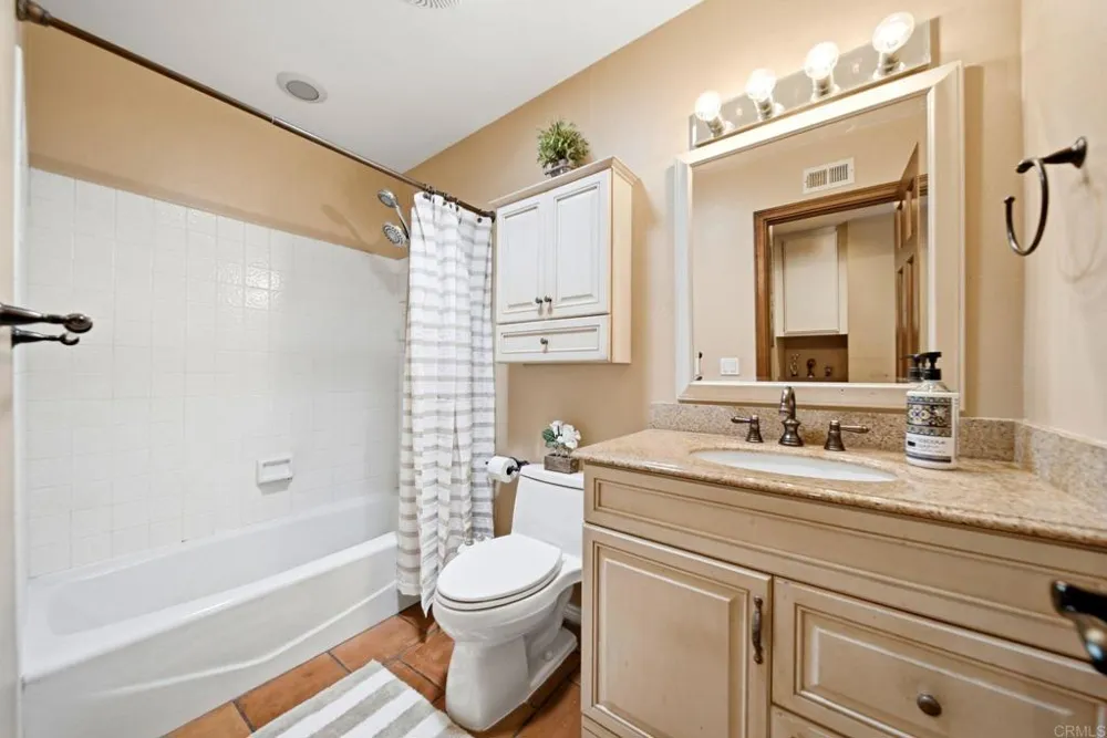 1663 Linda Sue Lane Encinitas, CA 92024