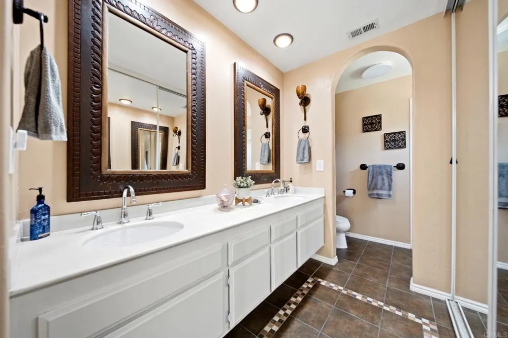 1663 Linda Sue Lane Encinitas, CA 92024