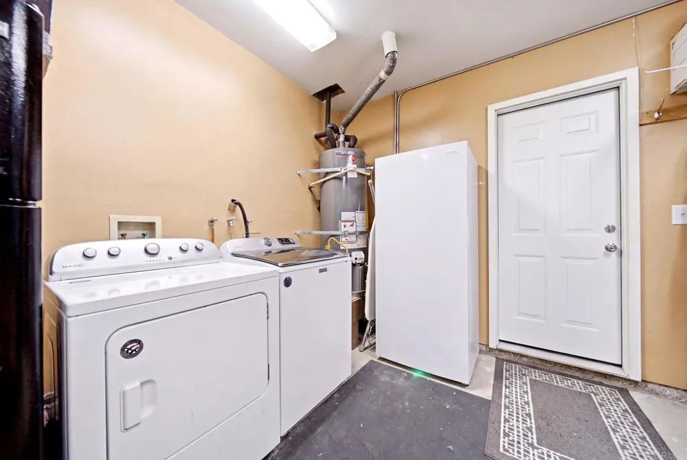 1663 Linda Sue Lane Encinitas, CA 92024