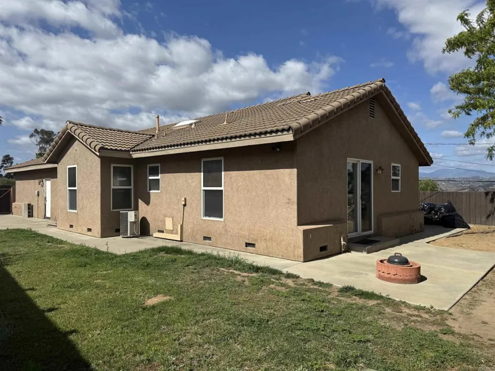 9112 Pinzolo Lakeside, CA 92040