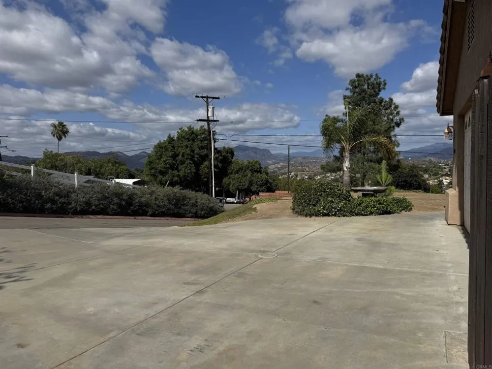 9112 Pinzolo Lakeside, CA 92040
