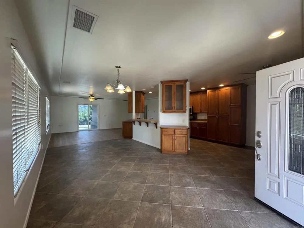 9112 Pinzolo Lakeside, CA 92040