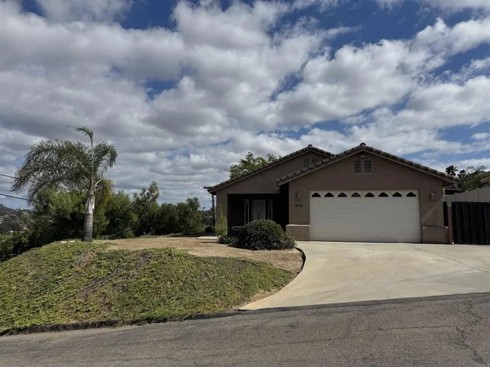 9112 Pinzolo Lakeside, CA 92040