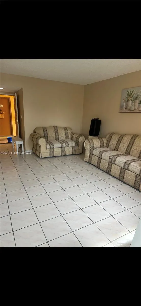 9340 W Flagler St #104B Miami, FL 33174
