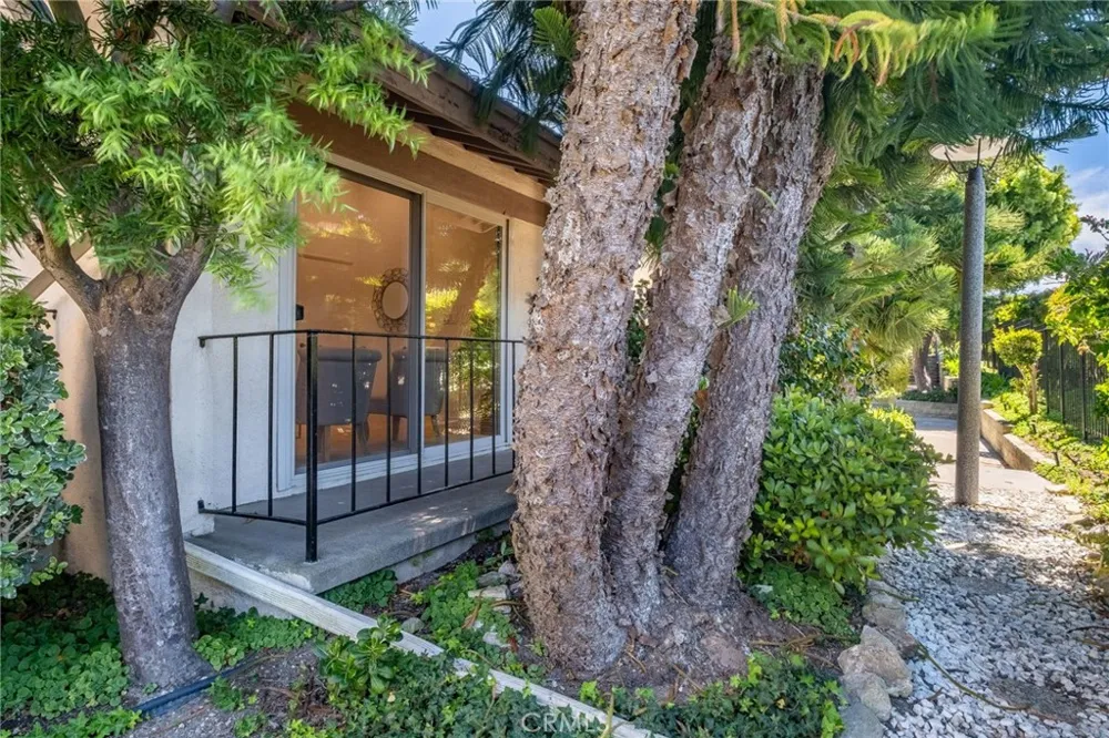 28207 Ridgepoint Court Rancho Palos Verdes, CA 90275