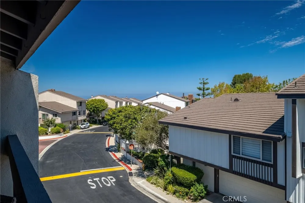 28207 Ridgepoint Court Rancho Palos Verdes, CA 90275