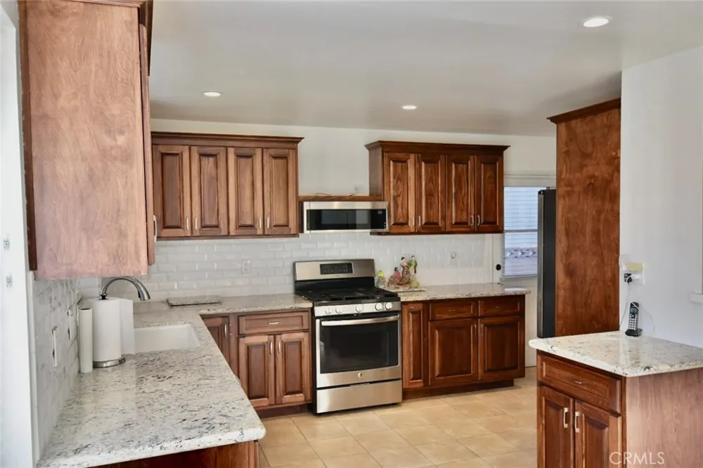 17238 Carfax Ave Bellflower, CA 90706