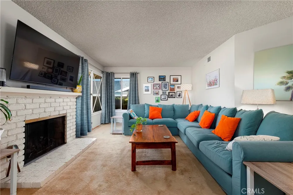21115 Altena Drive Saugus, CA 91350