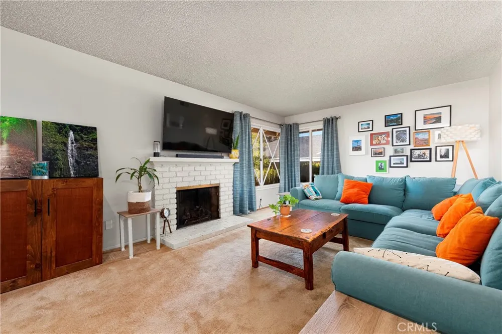 21115 Altena Drive Saugus, CA 91350