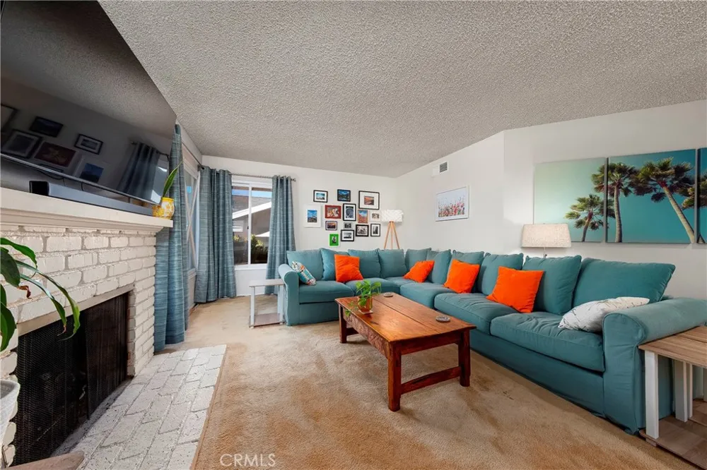21115 Altena Drive Saugus, CA 91350