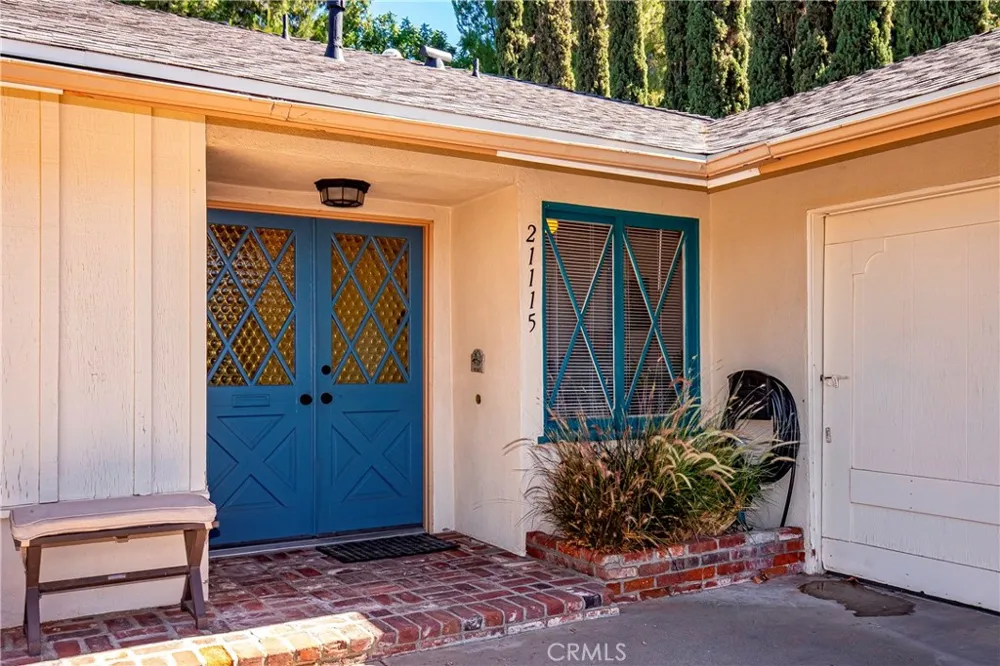 21115 Altena Drive Saugus, CA 91350