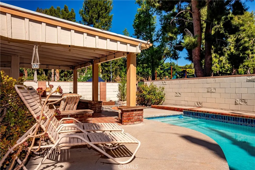 21115 Altena Drive Saugus, CA 91350