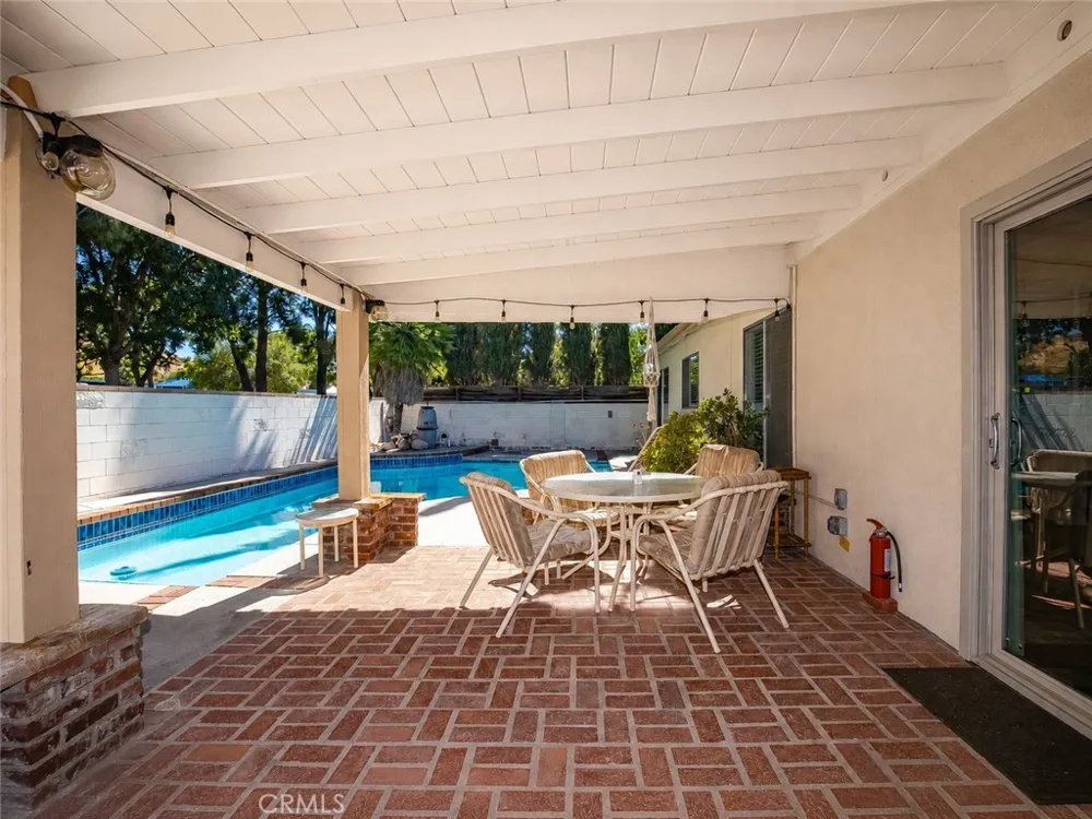 21115 Altena Drive Saugus, CA 91350